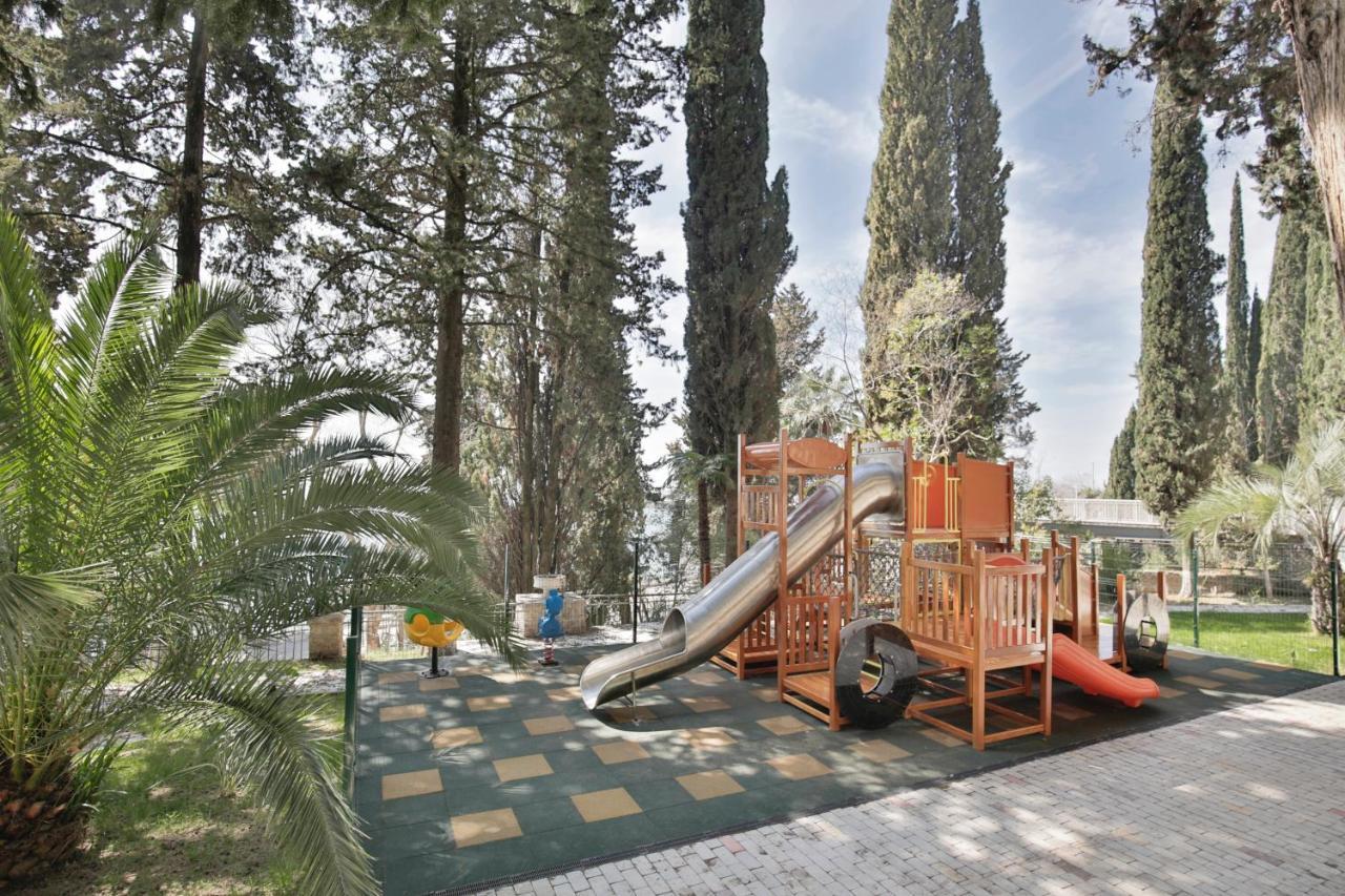 Garden Resort Gagra Exterior foto